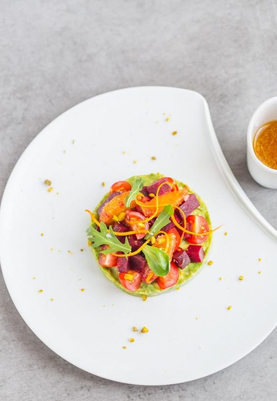Salade de betterave & avocat, vinaigrette à l’orange